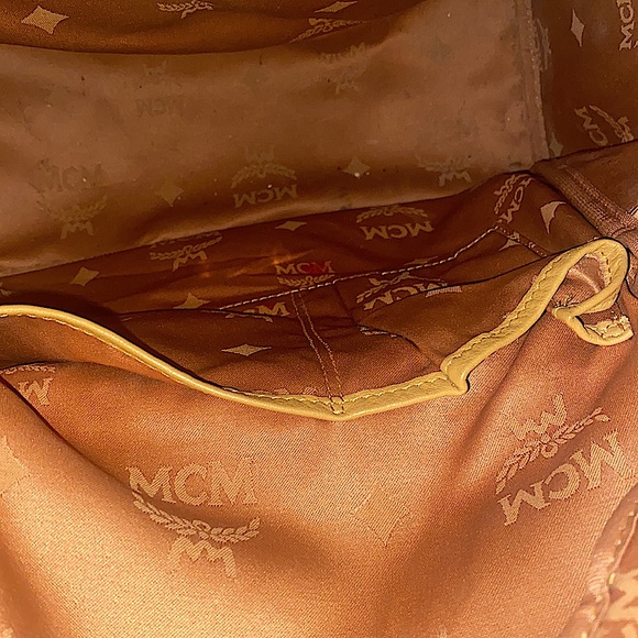 MCM Logo-Plaque Detailed Monogram Printed Backpack - Picture 5 of 5